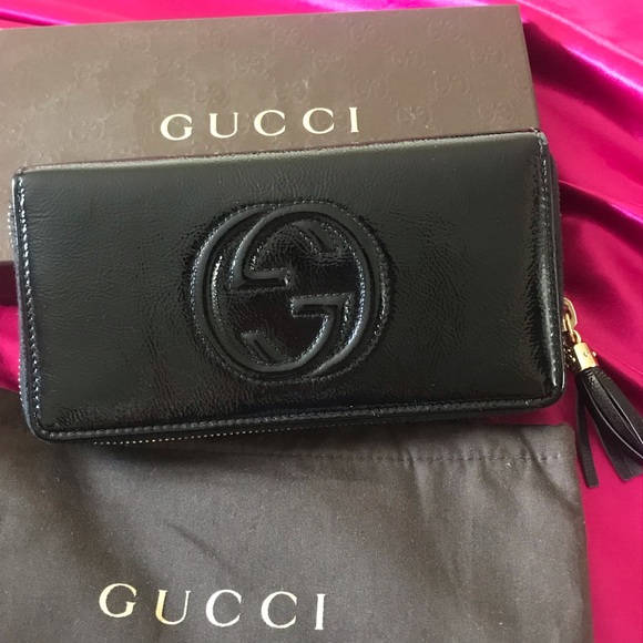 Gucci Handbags - Gucci Soho Vernice Naplack Wallet